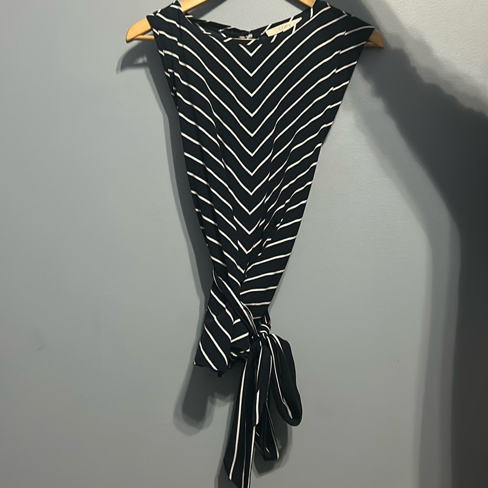 Loft Mini Sleeve Top with belt. Size small.